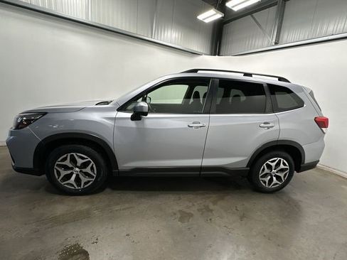 Used 2019 Subaru Forester Premium image 2
