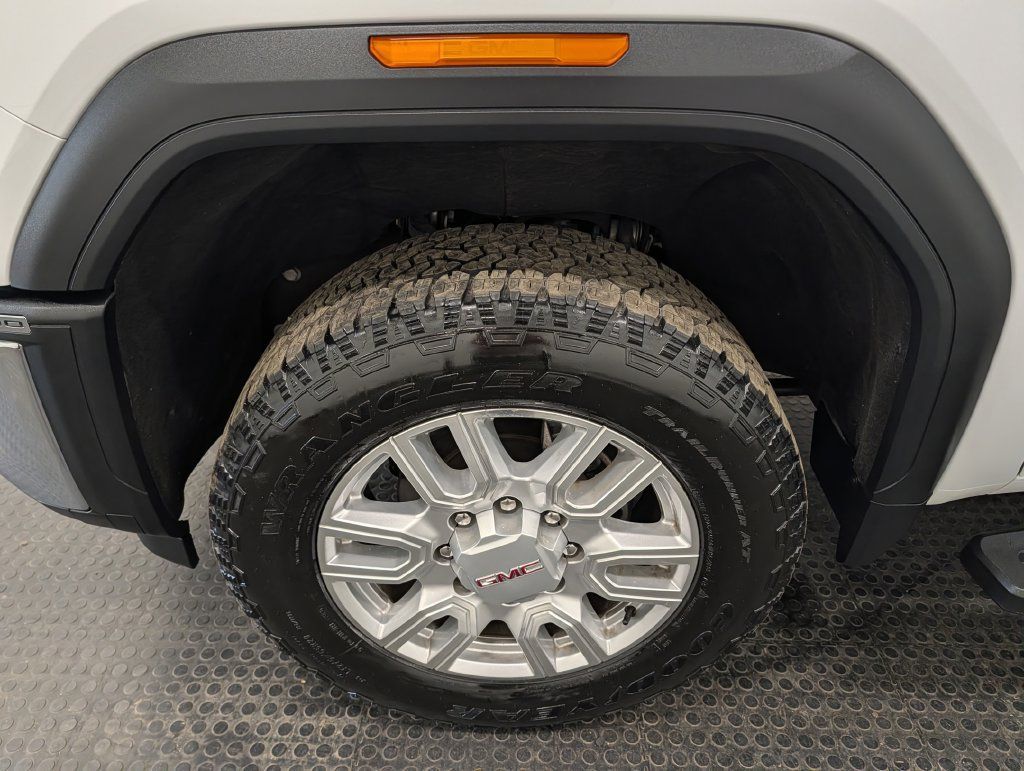 Used 2024 GMC Sierra 3500 SLT w/ SLT Convenience Package AWD/4WD image 8