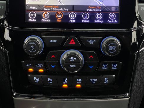 Used 2019 Jeep Grand Cherokee Trailhawk AWD/4WD image 25