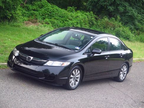 Used 2011 Honda Civic EX-L image 16