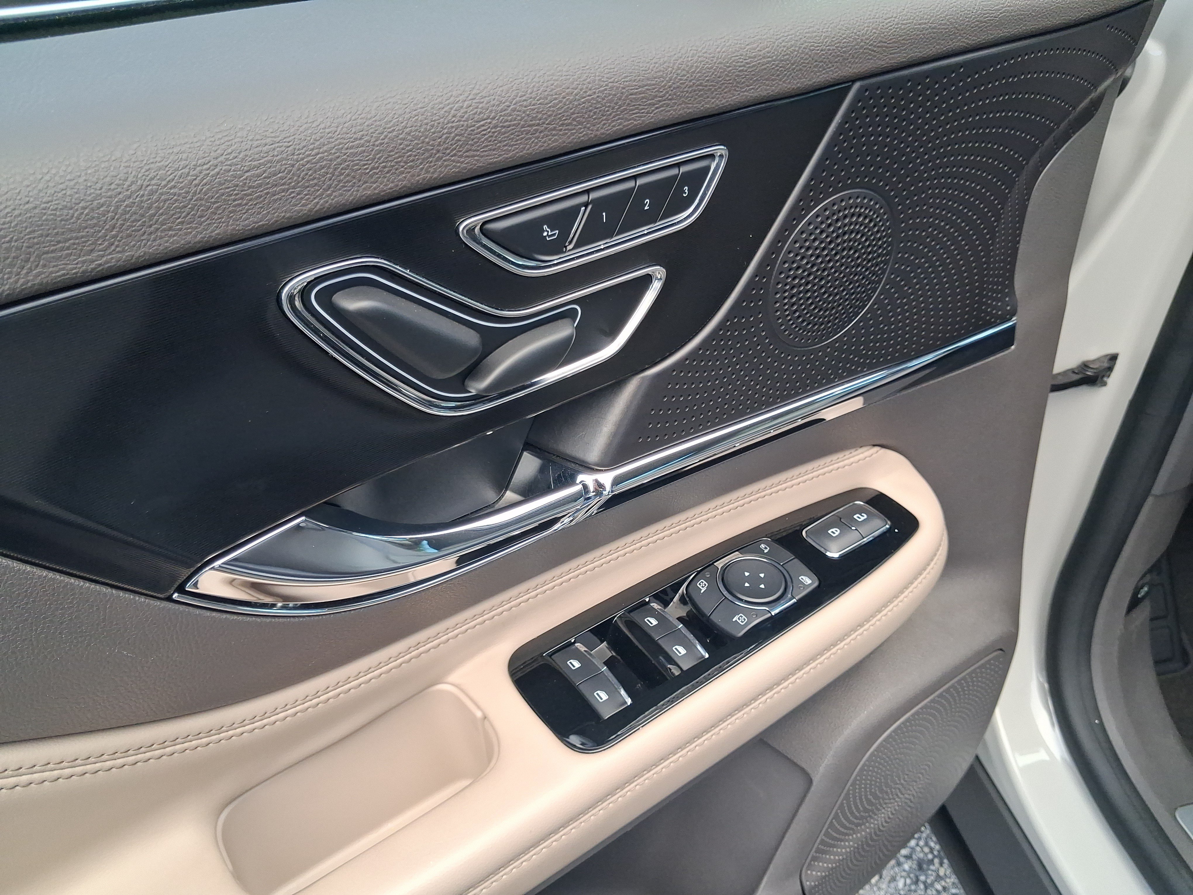Certified 2023 Lincoln Corsair FWD image 13