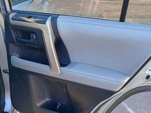 Used 2011 Toyota 4Runner SR5 image 21