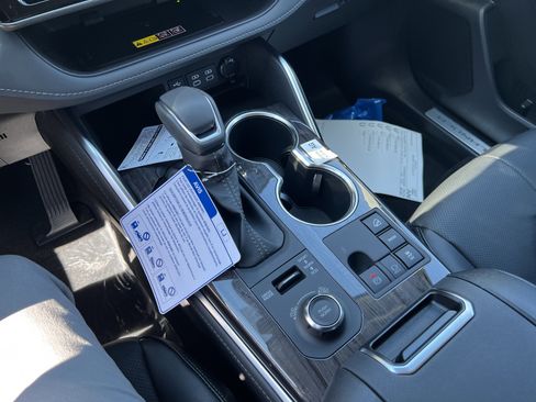 New 2026 Toyota Highlander Limited image 22