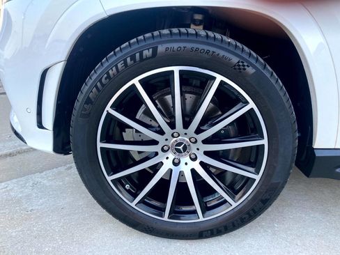 Used 2020 Mercedes-Benz GLS 580 4MATIC image 33