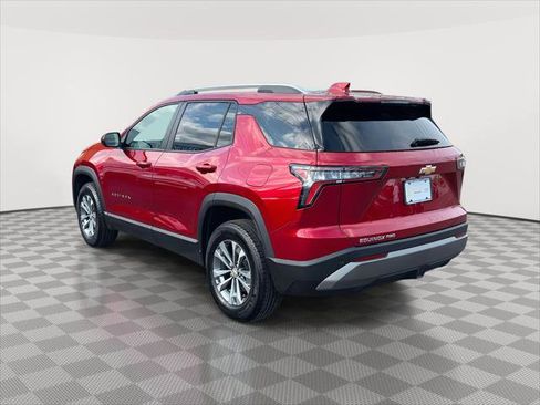Used 2025 Chevrolet Equinox LT w/ Convenience Package II image 7