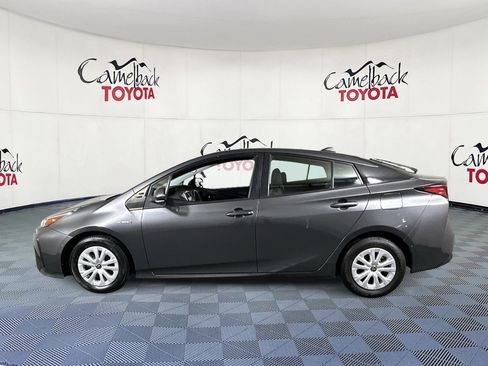 Used 2021 Toyota Prius LE image 5