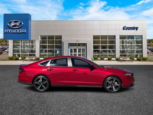 Used 2024 Honda Accord Sport image 4