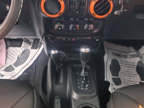 Used 2014 Jeep Wrangler Unlimited Sport w/ Quick Order Package 24S AWD/4WD image 14