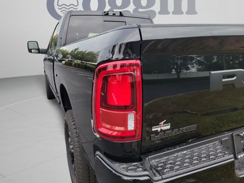 Used 2025 RAM 2500 Laramie AWD/4WD image 26