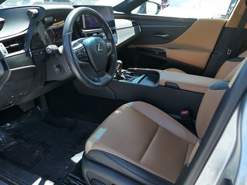 Used 2023 Lexus ES 300h w/ Premium Package FWD image 11