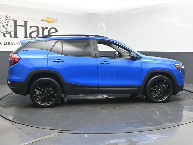 Used 2024 GMC Terrain SLE w/ Driver Convenience Package FWD image 42