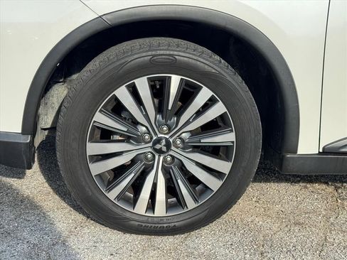 Used 2020 Mitsubishi Outlander SE image 10