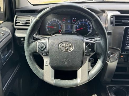 Used 2016 Toyota 4Runner SR5 AWD/4WD image 10