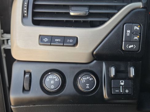 Used 2017 GMC Yukon Denali w/ Open Road Package image 21