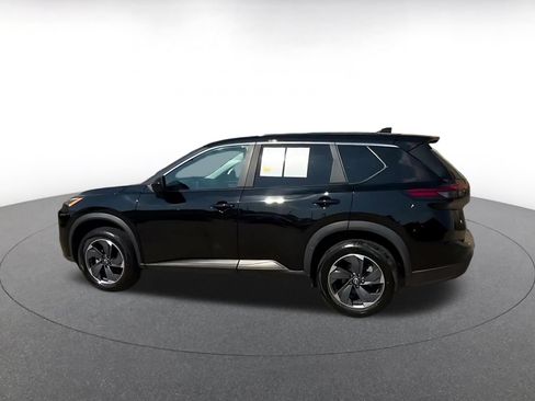 Used 2025 Nissan Rogue SV FWD image 8