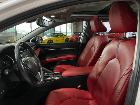 Used 2020 Toyota Camry XSE image 14