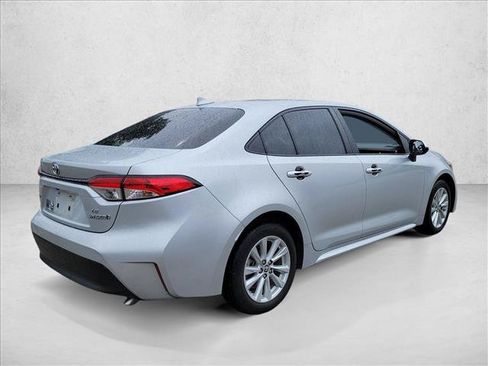 Used 2023 Toyota Corolla LE FWD image 5