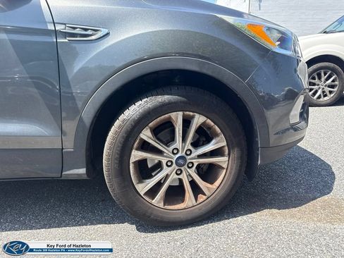 Used 2019 Ford Escape SE FWD image 13