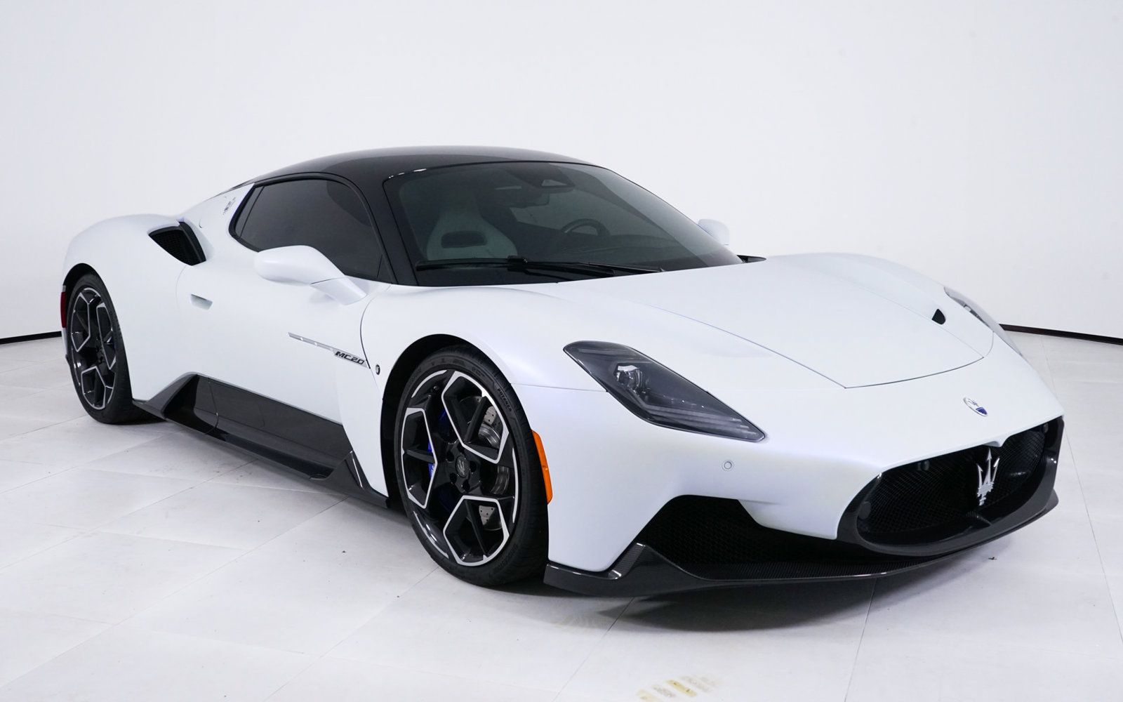 Used 2023 Maserati MC20 Coupe RWD image 9
