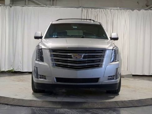Used 2015 Cadillac Escalade Platinum image 4