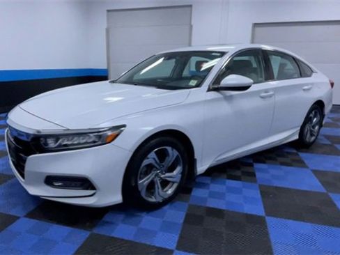 Certified 2019 Honda Accord EX image 4