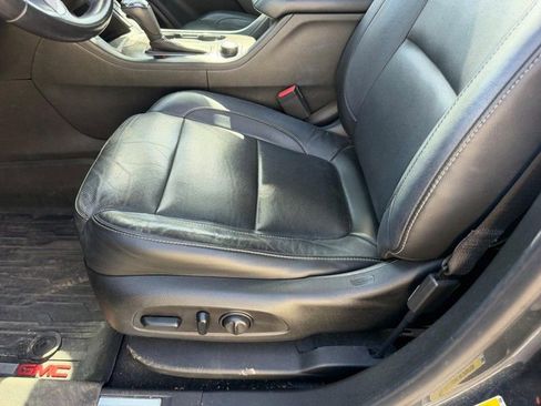 Used 2019 GMC Acadia SLT w/ LPO, Floor Liner Package FWD image 21