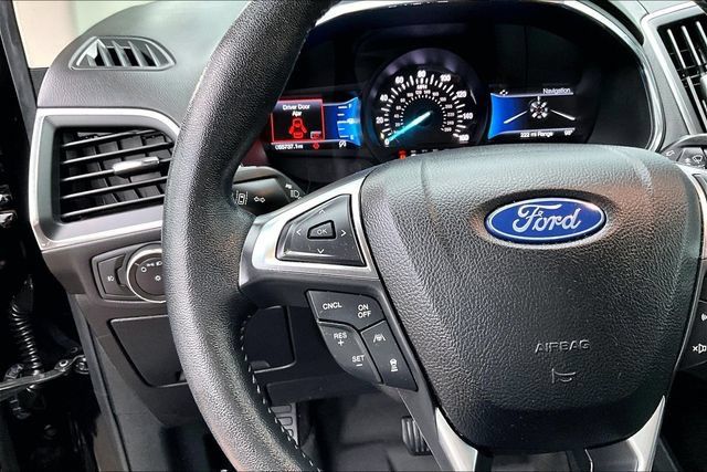 Used 2021 Ford Edge Titanium w/ Equipment Group 301A FWD image 19