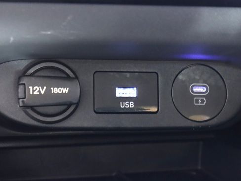 Used 2025 Hyundai Elantra SEL FWD image 25