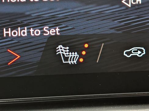 Used 2025 Chevrolet Equinox EV RS image 32