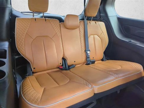 Used 2021 Chrysler Pacifica Pinnacle image 22