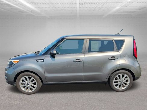 Used 2019 Kia Soul + FWD image 7