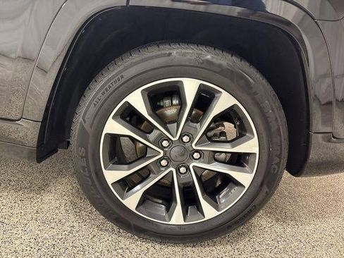 Used 2022 Jeep Grand Cherokee Overland w/ Luxury Tech Group IV image 16