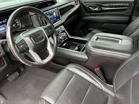 Used 2021 GMC Yukon Denali w/ Advanced Technology Package image 10