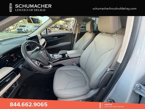 Used 2023 Lincoln Nautilus FWD w/ Premium Package image 9
