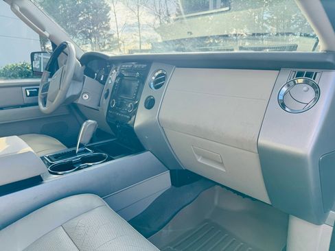 Used 2013 Ford Expedition EL Limited image 22