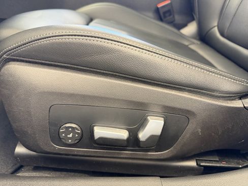 Used 2023 BMW 330i xDrive Sedan w/ M Sport Package image 40