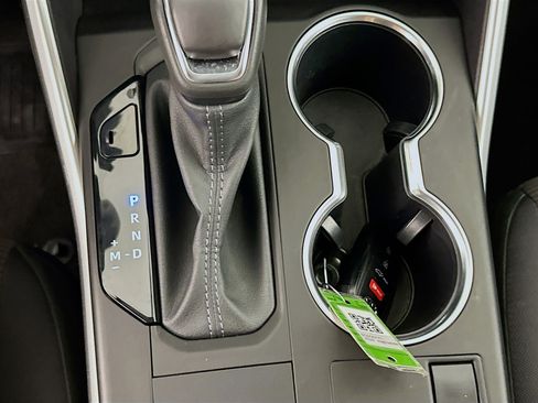 Used 2024 Toyota Highlander LE image 25