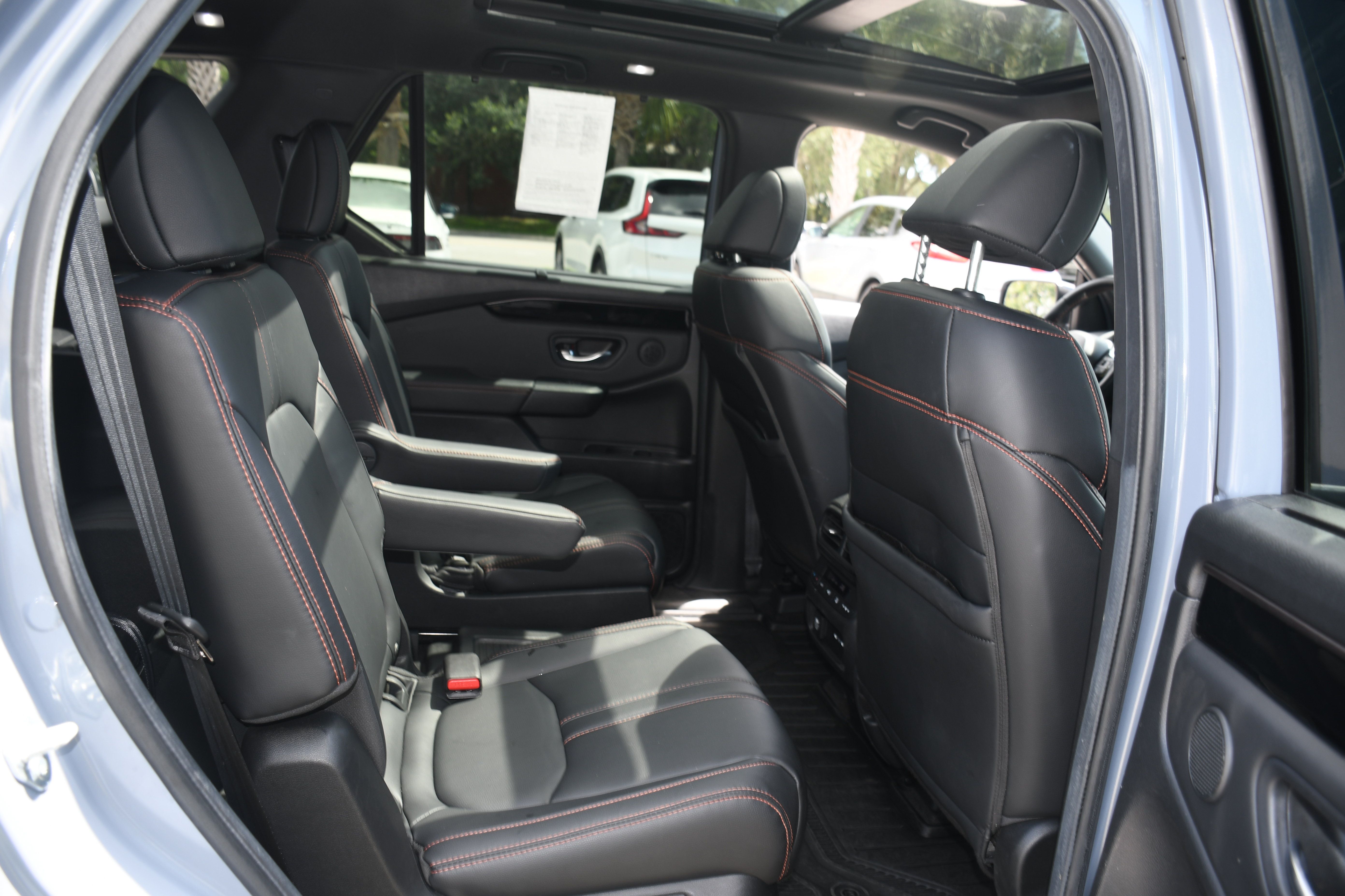 Used 2025 Honda Pilot TrailSport image 22
