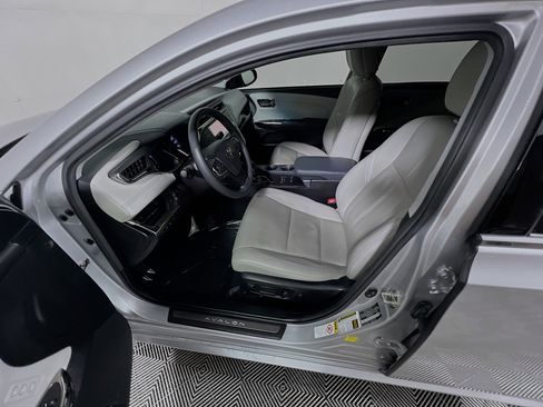 Used 2014 Toyota Avalon Limited FWD image 15