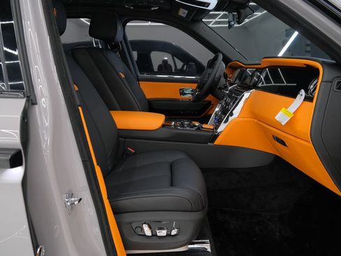 Used 2026 Rolls-Royce Cullinan AWD/4WD image 31