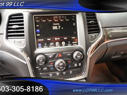 Used 2014 Jeep Grand Cherokee SRT8 w/ Luxury Group II AWD/4WD image 19