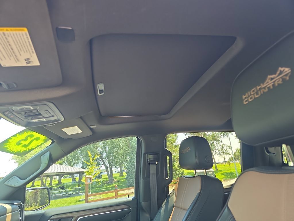 Used 2023 Chevrolet Silverado 1500 High Country w/ High Country Premium Package AWD/4WD image 22