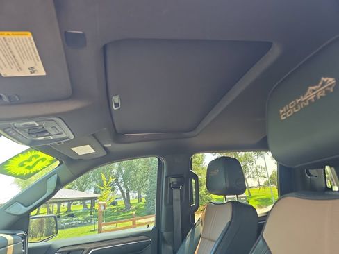 Used 2023 Chevrolet Silverado 1500 High Country w/ High Country Premium Package AWD/4WD image 22