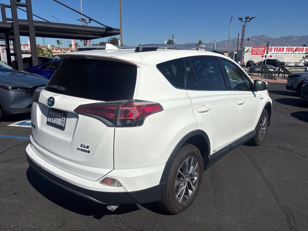 Used 2017 Toyota RAV4 XLE w/ Carpet Mat Package AWD/4WD image 4