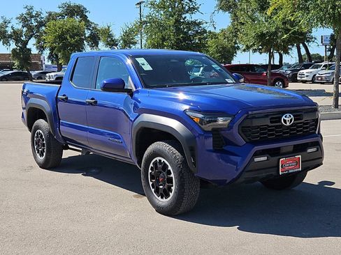 Certified 2024 Toyota Tacoma TRD Off-Road AWD/4WD image 7