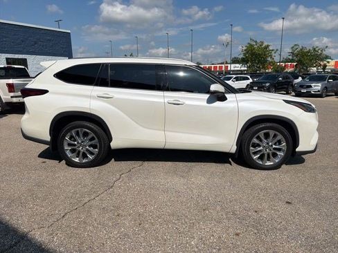 Used 2021 Toyota Highlander Platinum AWD/4WD image 6
