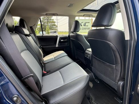 Used 2017 Toyota 4Runner SR5 Premium AWD/4WD image 12