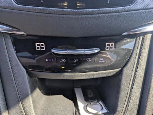 Used 2023 Cadillac XT6 Luxury image 39