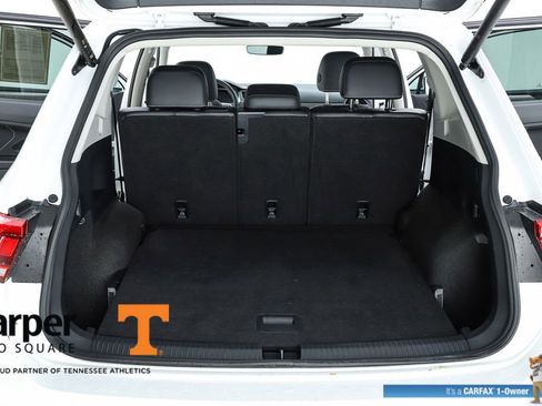 Used 2024 Volkswagen Tiguan SE w/ Panoramic Sunroof Package image 29