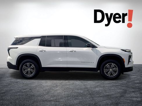 Used 2024 Chevrolet Traverse LS AWD/4WD image 2
